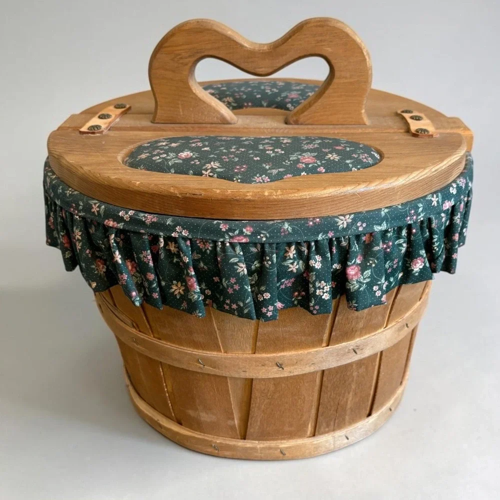 Vintage Wooden Slat Picnic Sewing Gathering Basket‎ Heart Handle Cottagecore